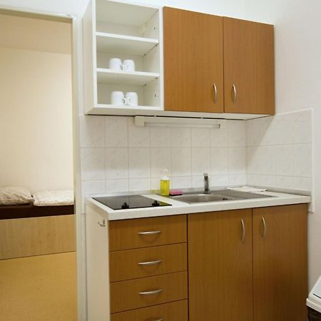 Tauferovy Koleje Hostel Brno Buitenkant foto