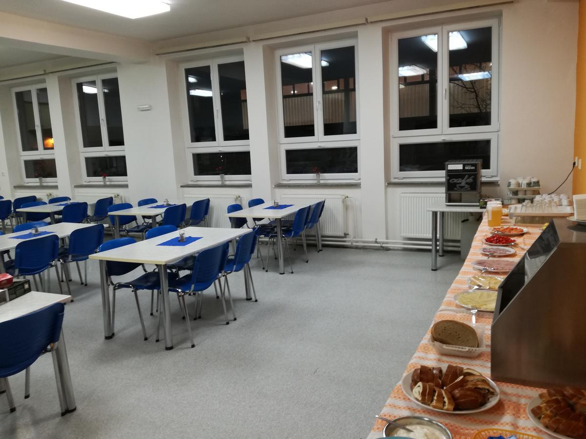 Tauferovy Koleje Hostel Brno Buitenkant foto