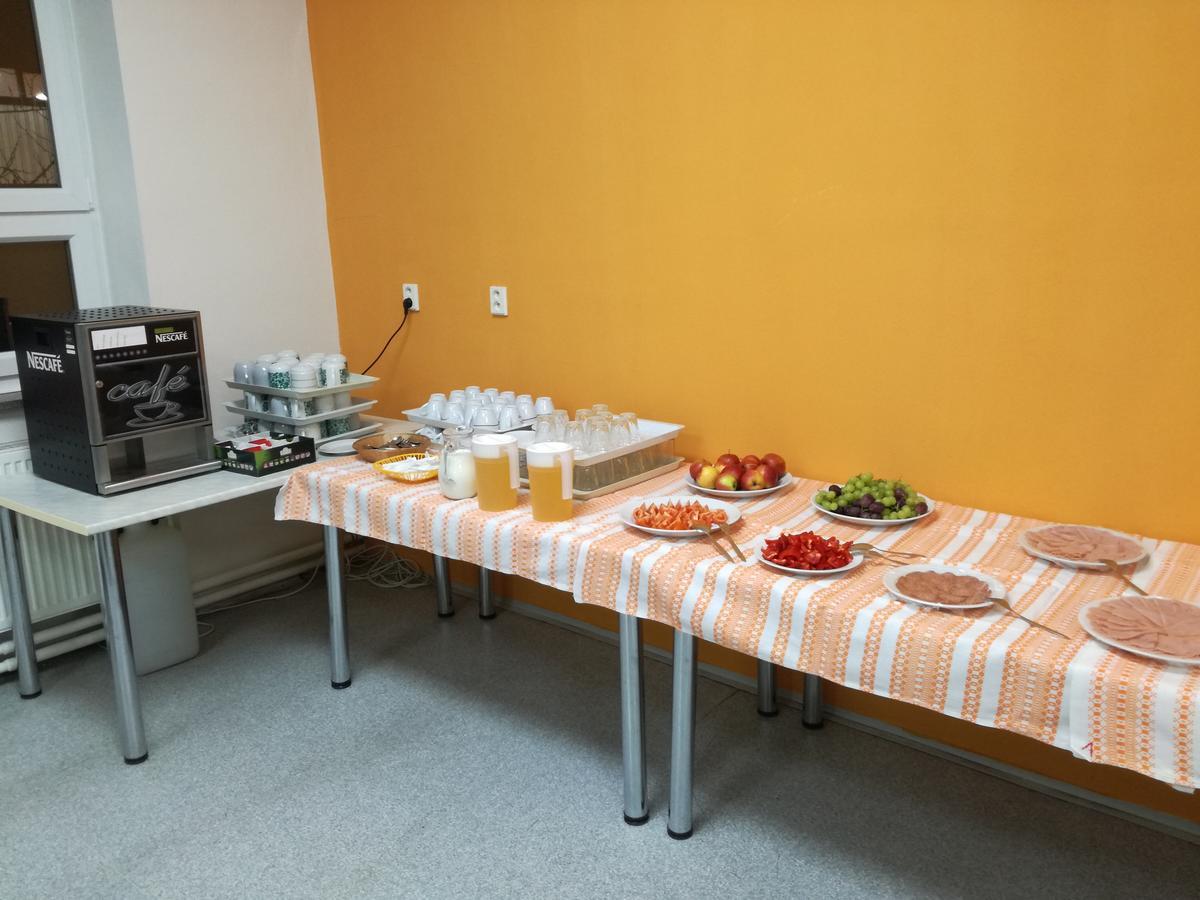 Tauferovy Koleje Hostel Brno Buitenkant foto